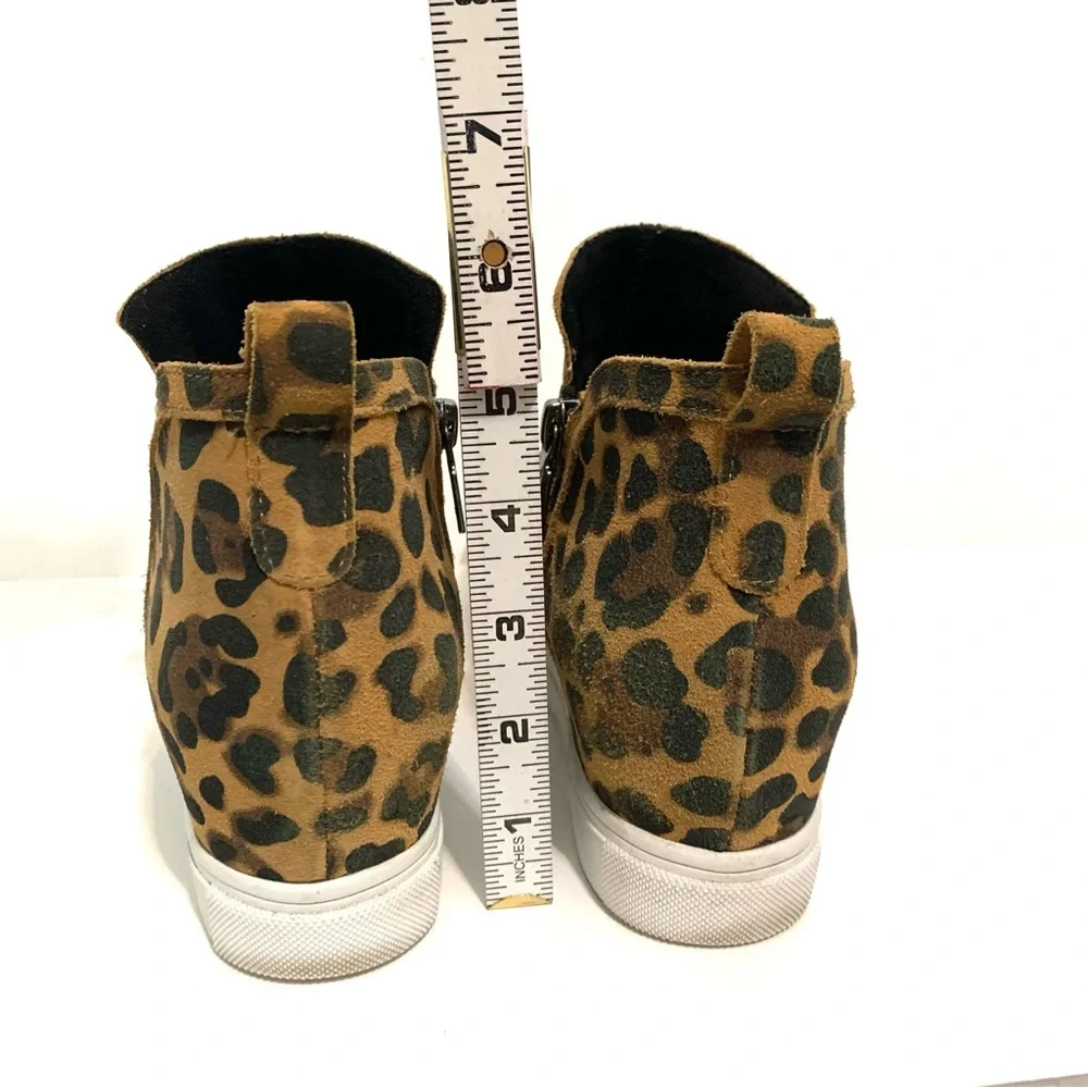 Blondo  On Trend Cheetah Print High-Top Sneakers Waterproof Size 9